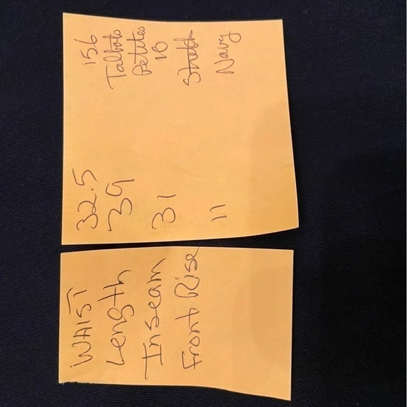 𝅺TALBOTS petites navy dress pants are perfect for the modern female executive. - Picture 2 of 6